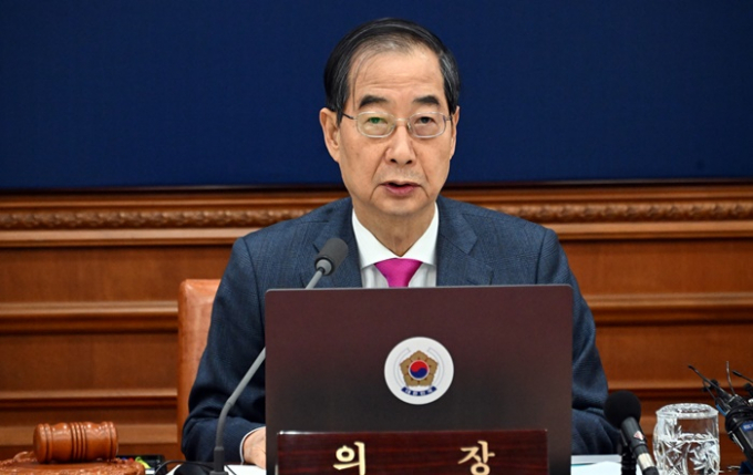 한덕수 국무총리가 1일 오전 서울 종로구 세종대로 정부서울청사에서 열린 임시 국무회의에서 모두 발언을 하고 있다. /사진=뉴스1