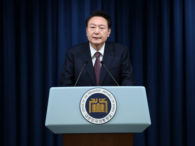 윤석열 대통령이 노란봉투법(노동조합법 2·3조 개정안)과 방송3법(방송법·방송문화진흥법·한국교육방송공사법 개정안) 재의요구안(거부권)을 재가했다. 사진은 윤 대통령이 지난달 29일 용산 대통령실 청사에서 2030 부산세계박람회(엑스포) 유치 불발과 관련한 대국민 메시지를 발표하는 모습. /사진=뉴스1