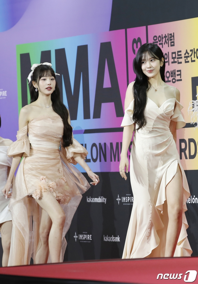[사진] 장원영·안유진, 예쁨 흩날리며