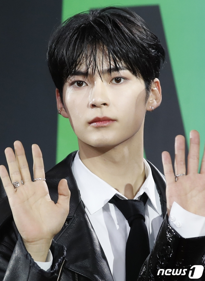 [사진] 성한빈, 짙은 잘생김