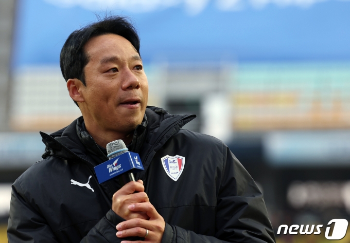[사진] 눈물 그렁그렁한 염기훈