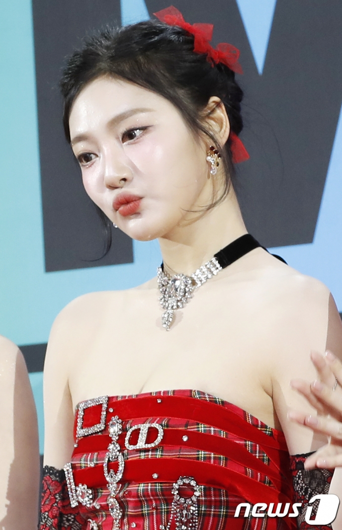 [사진] 에스파 윈터, 키스를 부르는 통통 입술