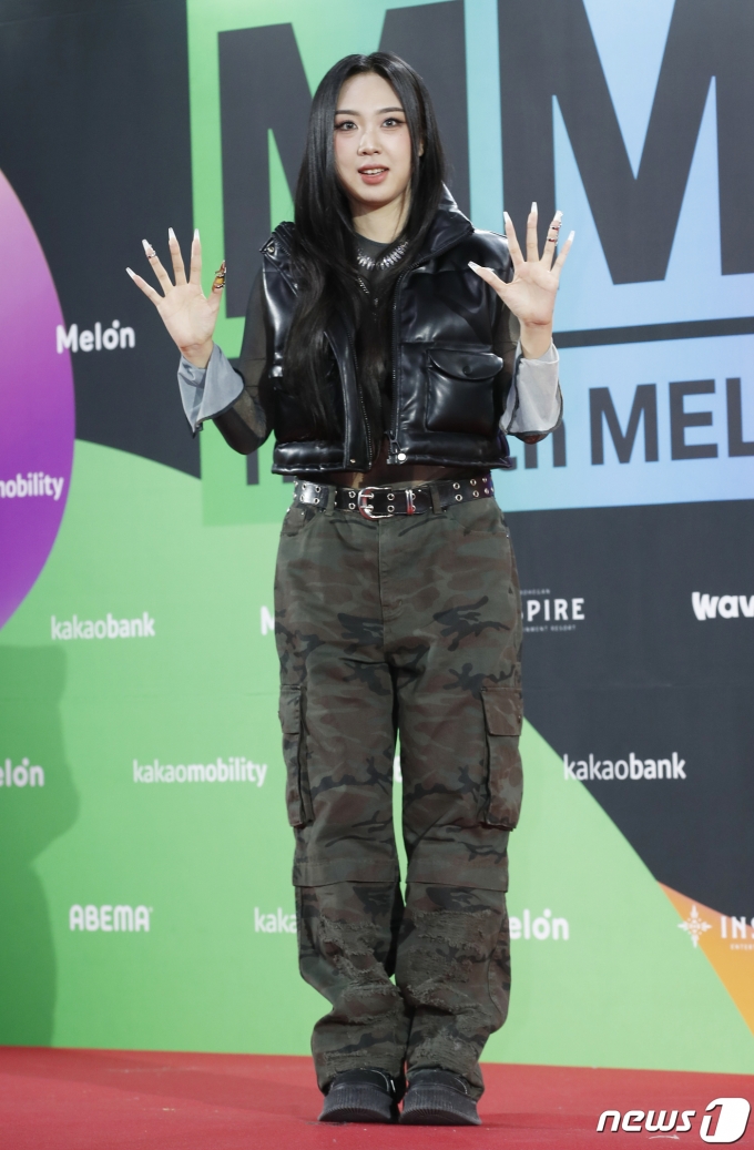 [사진] 이영지, 유쾌한 인사