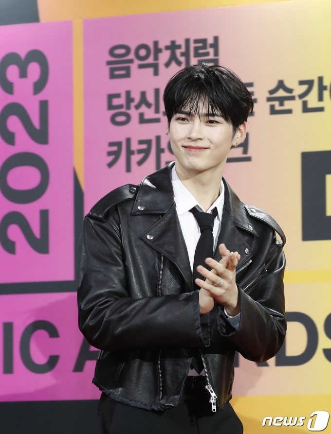 [사진] 성한빈, 모든 순간을 화보로