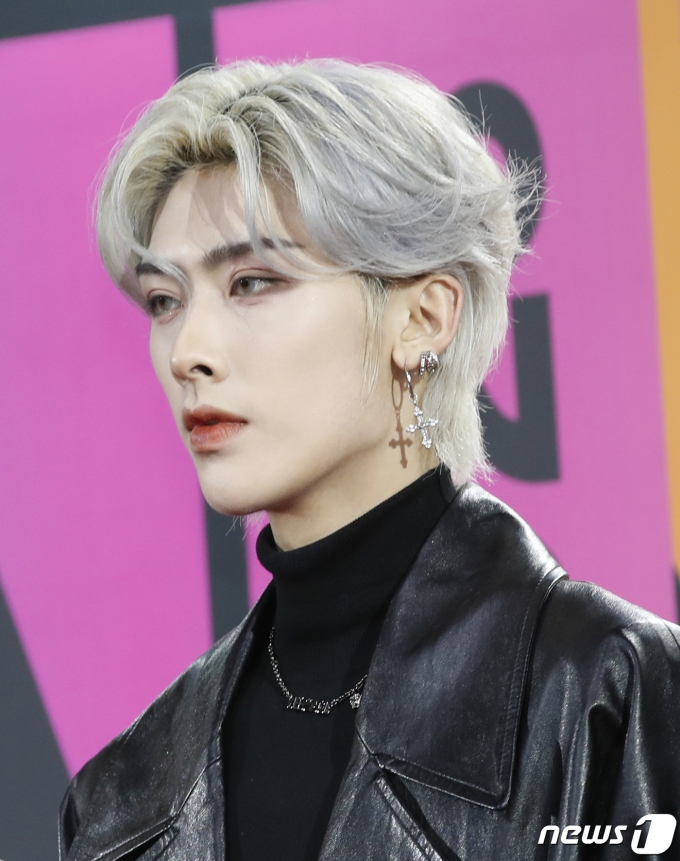 [사진] 제로베이스원 리키, 신비로운 매력남