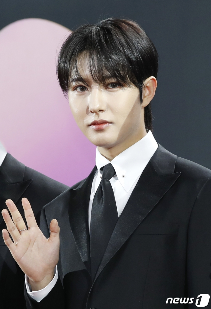 [사진] 런쥔, 훈훈한 비주얼