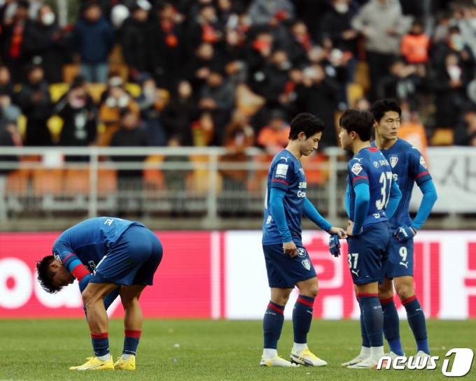 [뉴스1 PICK]'축구 명가의 몰락' 수원삼성 창단 첫 2부리그 강등