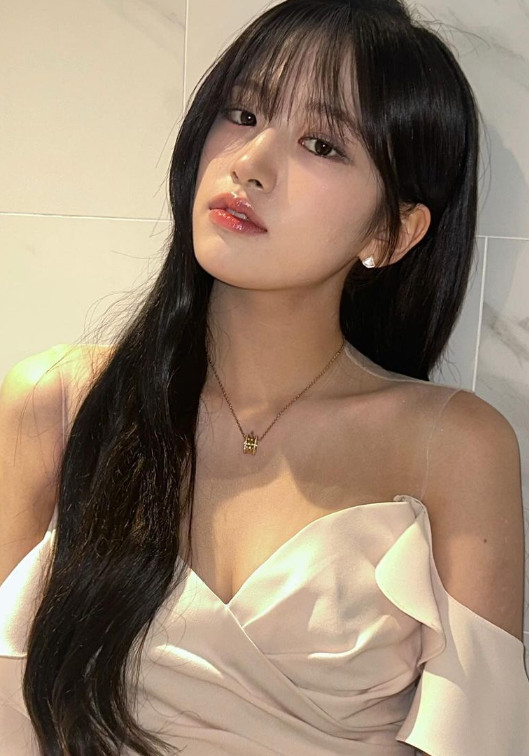 안유진