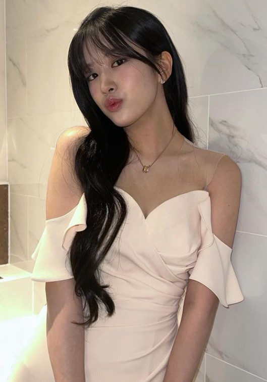 안유진
