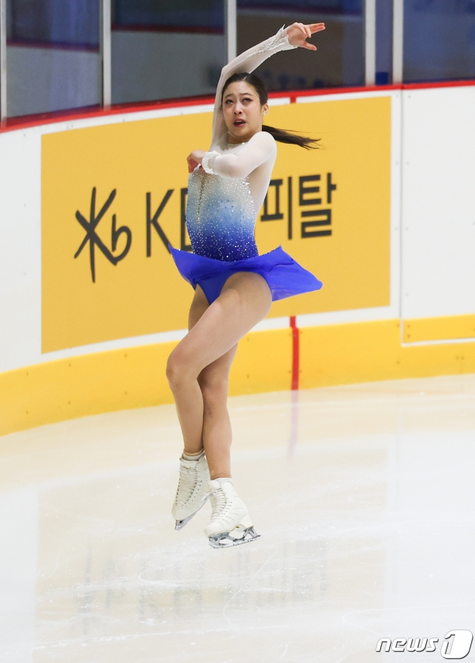 [사진] 유영 '자세 유지'