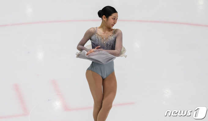 [사진] 신지아 '환상 연기'