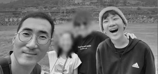 고 이도현군이 차량 급발진 의심 사고로 숨진지 1주기를 앞두고 아버지 이상현씨가 심경을 밝혔다. 사진은 이상훈씨와 이도현군을 담은 가족사진. /사진= 머니투데이(이상훈씨 제공) 