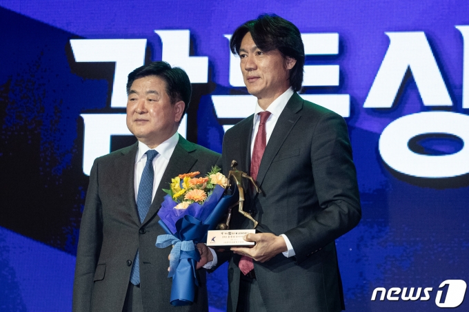 [사진] K리그1 최고 감독 '울산현대 홍명보'