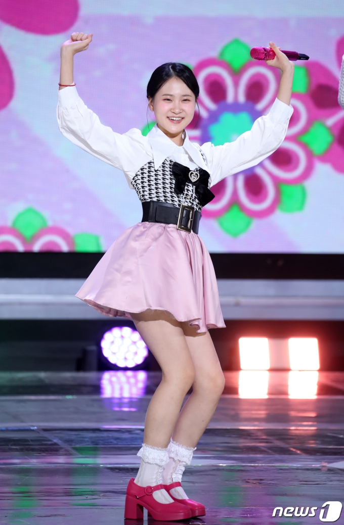 [사진] 김다현, 빵빵하게 살아보세