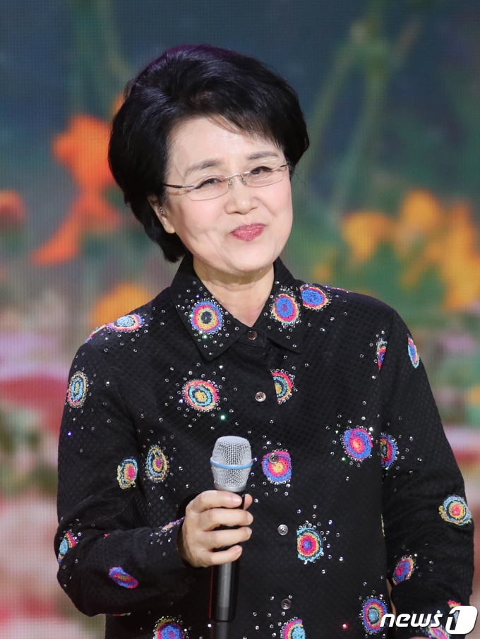 [사진] 심수봉, 68세에도 여전히 고운 자태