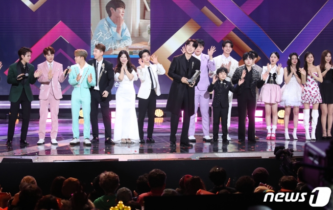[사진] 손태진 '더 트롯쇼' 1위
