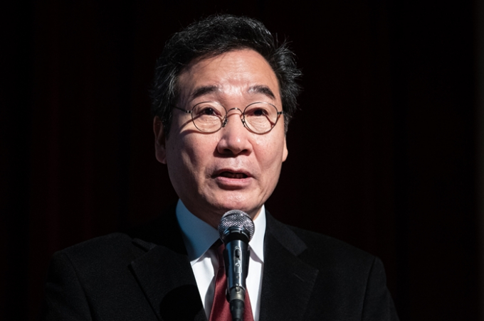 이낙연 더불어민주당 전 대표는 5일 자신에 대한 강성 지지층의 출당 청원에 대해 "당에서 몰아내면 받아야지 어떻게 하겠나"라고 밝혔다. 사진은 지난달 28일 서울 용산구 백범김구기념관에서 열린 사단법인 연대와공생 '대한민국 위기를 넘어 새로운 길로' 포럼에서 기조연설을 하고 있는 이 전 대표의 모습. /사진=뉴스1