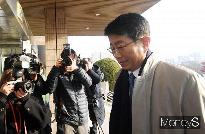 첫 출근하는 박상우 국토교통부 장관 후보자/사진=장동규 기자