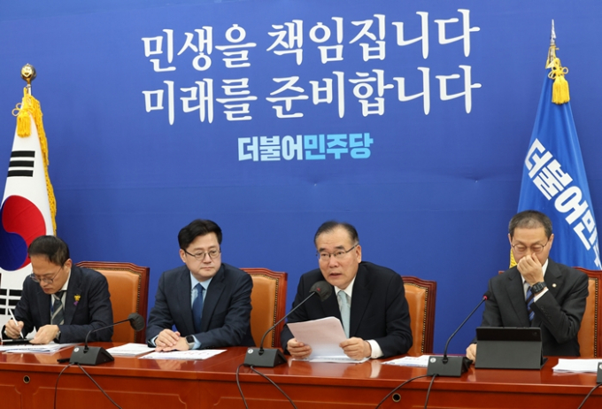 이개호 더불어민주당 정책위의장은 오는 6일 '우리아이 초등돌봄 공약'을 발표하겠다고 밝혔다. 사진은 이 위의장이 지난달 서울 여의도 국회에서 열린 정책조정회의에서 발언을 하는 모습. /사진=뉴스1