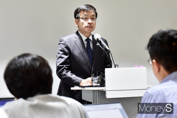 [머니S포토] 정통 경제 관료 출신 '최상목' 부총리 후보자