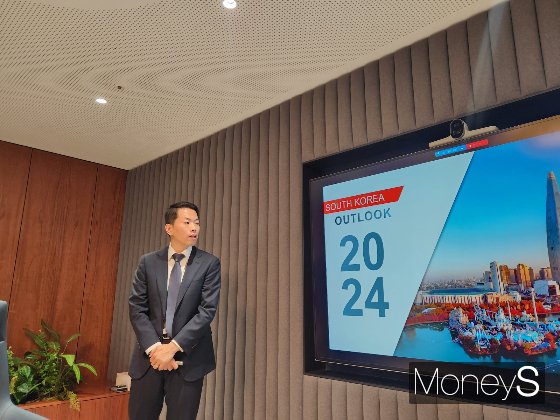 5일 글로벌 부동산 기업 쿠시먼앤드웨이크필드(C&W) 코리아는 올해 서울과 판교 권역의 주요 오피스 임차인 분석 리포트를 발표했다. 공사비 증가와 안전 관련 법령 강화 등으로 인해 당분간 신규 오피스 공급이 제한적인 상황에서 양질의 오피스를 선호하는 기업들의 수요 증가로 서울 오피스 시장에선 올해와 같은 임대인 우위 현상이 지속될 것으로 전망됐다./사진=정영희 기자