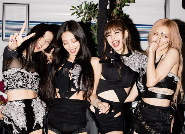 그룹 블랙핑크가 YG엔터테인먼트(이하 YG)에서 '그룹 활동'을 이어가기로 한 가운데 개인 계약은 여전히 미지수다. /사진=제니 인스타그램