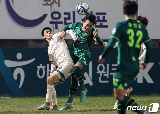 [사진] 최재훈, 내가 걷어낸다