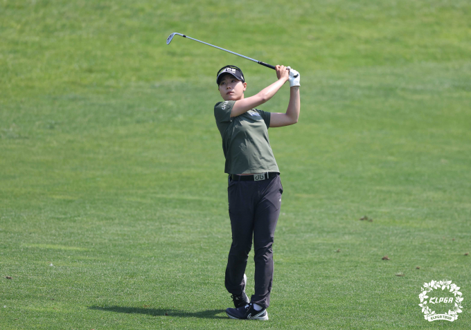 이소미가 LPGA Q 시리즈를 공동 2위로 마쳤다. 사진은 이소미의 KLPGA 투어 대회 경기 모습. /사진= KLPGA