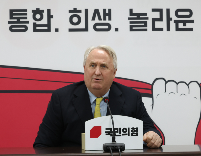 인요한 국민의힘 혁신위원장이 7일 서울 여의도 국민의힘 당사에서 열린 혁신위원회 제12차 전체회의에서 발언을 하고 있다. /사진=뉴스1