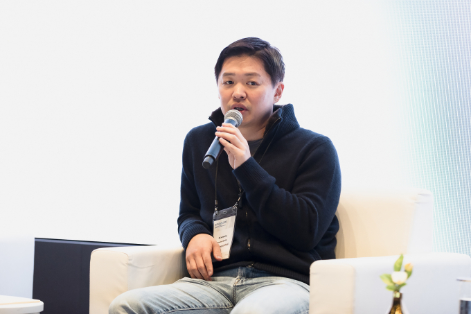 최성환 SK네트웍스 사업총괄 사장이 AI 투자 및 협력을 통해 사업형 투자회사로 변화하는 SK네트웍스의 방향성을 설명하고 있다. / 사진=SK네트웍스