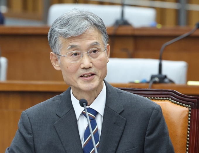 지난 8일 열린 국회 본회의에서 조희대 대법원장 후보자 임명동의안이 재석 292명, 찬성 264명, 반대 18명, 기권 10명으로 가결됐다. 사진은 지난 5일 오전 서울 여의도 국회에서 열린 인사청문회에 참석한 조 후보자의 모습. /사진=뉴스1