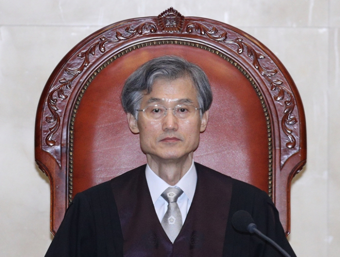 조희대 대법원장 후보자 임명동의안이 지난 8일 국회 본회의를 통과했다. 사진은 조 전 대법관이 2020년 1월22일 서울 서초구 대법원에서 열린 전원합의체 선고에 참석한 모습. /사진=뉴스1