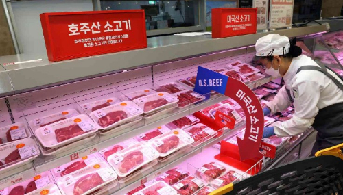 이마트는 오는 14일까지 할인 행사를 진행한다. 이마트 축산 매장. /사진=이마트