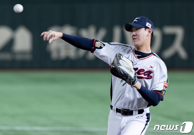 대한민국 야구대표팀 나승엽이 15일 오전 일본 도쿄돔에서 2023 아시아프로야구챔피언십(APBC) 호주와의 1차전 경기를 앞두고 훈련을 하고 있다. 2023.11.15/뉴스1 ⓒ News1 이재명 기자