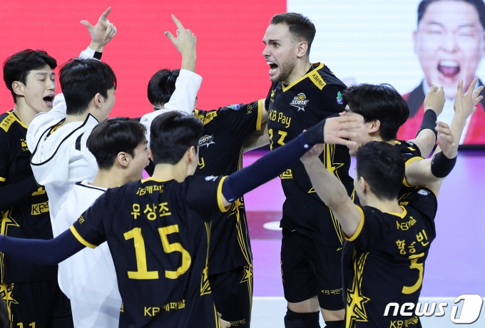 [사진] '승부는 지금부터' KB손해보험…시즌 12연패 뒤 첫 2연승