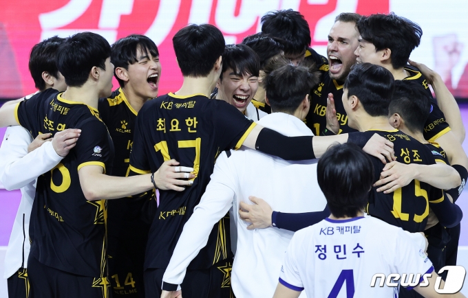 [사진] KB손해보험, 12연패 뒤 첫 2연승