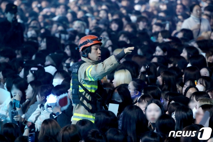 [사진] 케이 링크 페스티벌, 구조가 필요한 분은 손을 들어 주세요
