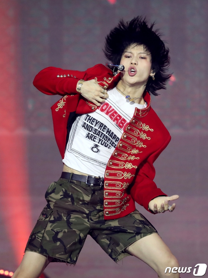 [사진] '벌써 15주년' 성숙해진 샤이니 태민
