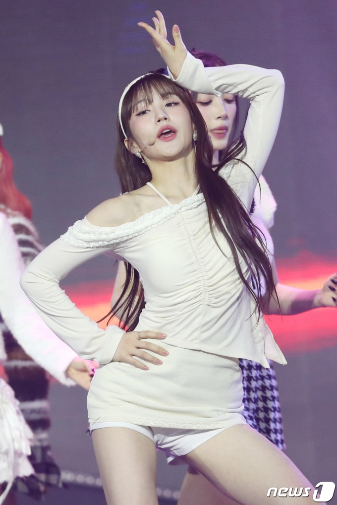 [사진] 엘즈업 나나, 요염한 걸