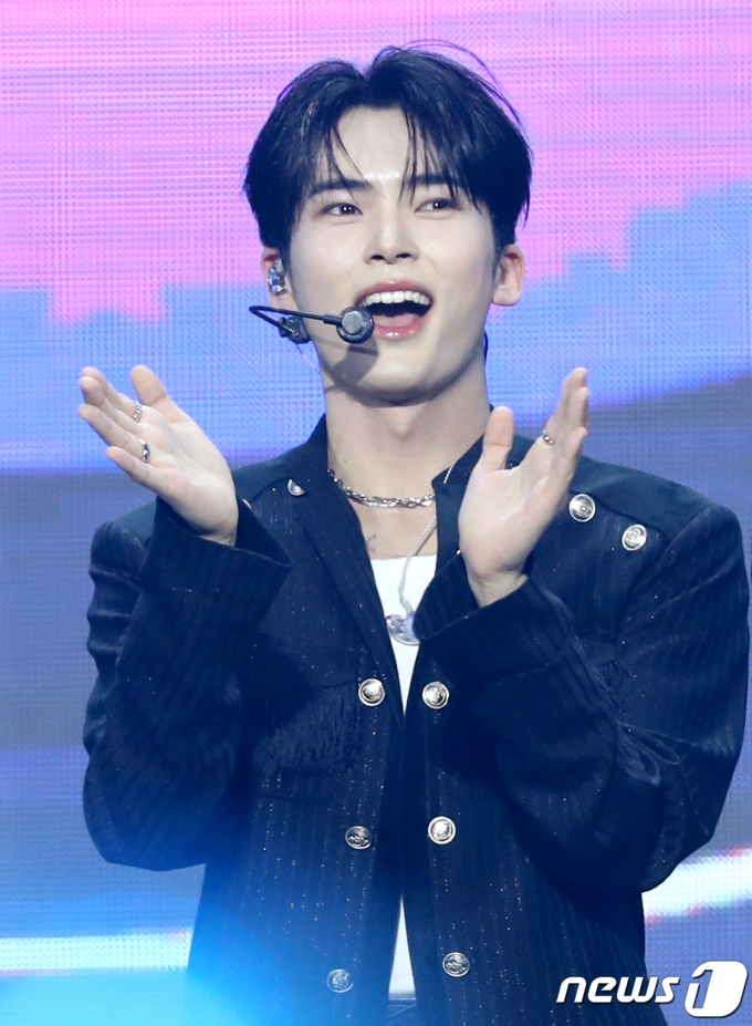 [사진] 성한빈, 꽃미소 활짝