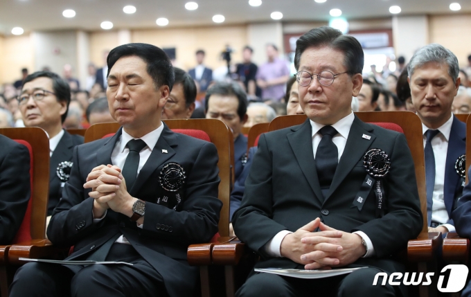 김기현 국민의힘 대표와 이재명 더불어민주당 대표. 2023.8.18/뉴스1 ⓒ News1 박지혜 기자
