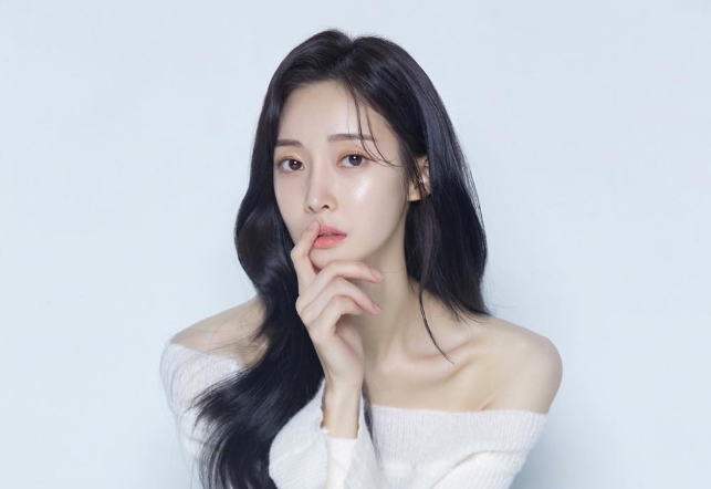 그룹 티아라 출신 아름이 이혼 소송과 재혼 소식을 동시에 알렸다. /사진=티아라 아름 인스타그램