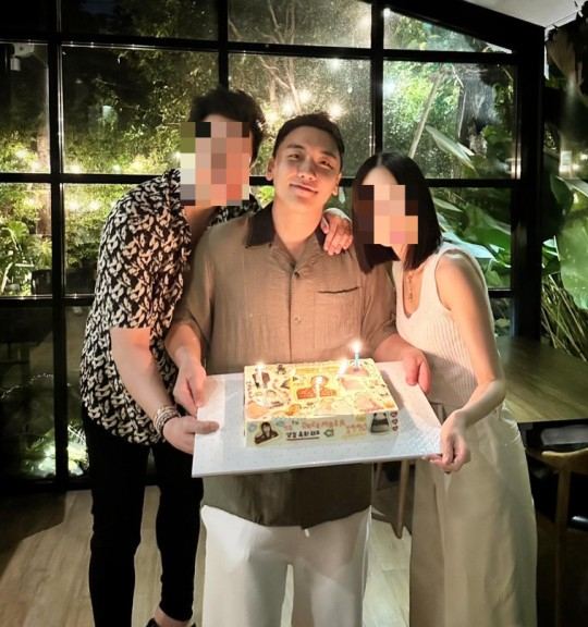 그룹 빅뱅 출신 가수 승리가 태국에서 생일파티를 개최하는 근황이 공개됐다. /사진=콩 카룬 소소티쿨 인스타그램