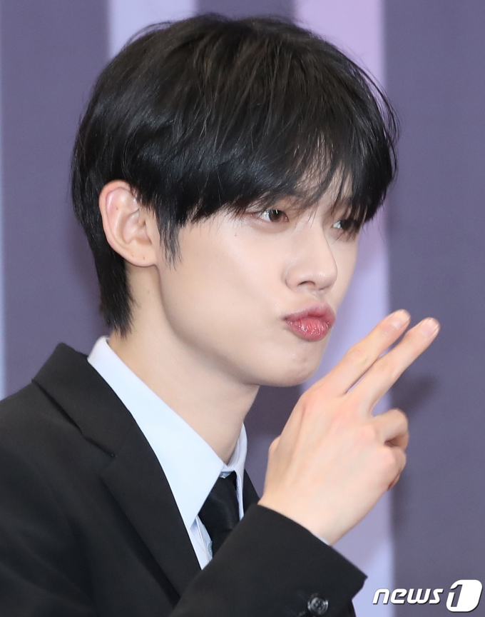 [사진] 연준, 키스