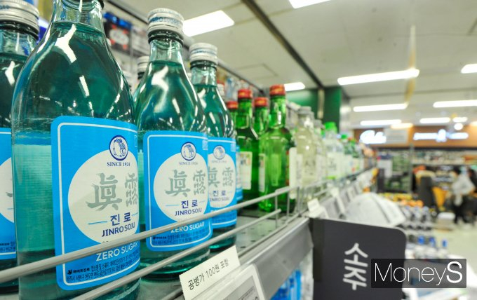 내년부터 소주 공장출고가격이 내려간다./사진=머니S DB