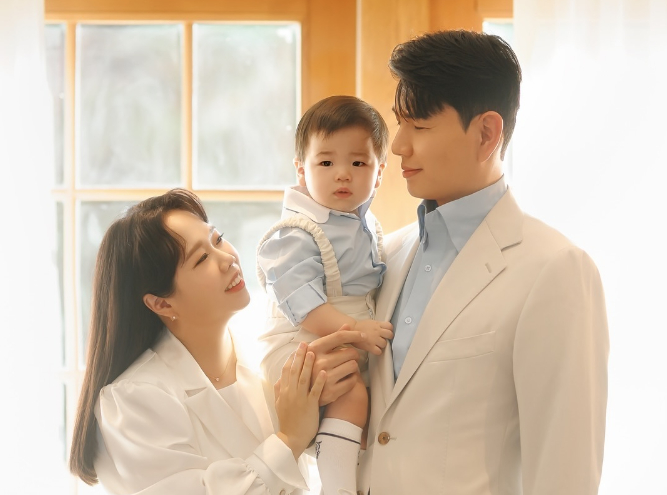 방송인 제이쓴, 홍현희 가족이 새 가족사진을 공개했다. /사진=제이쓴 인스타그램