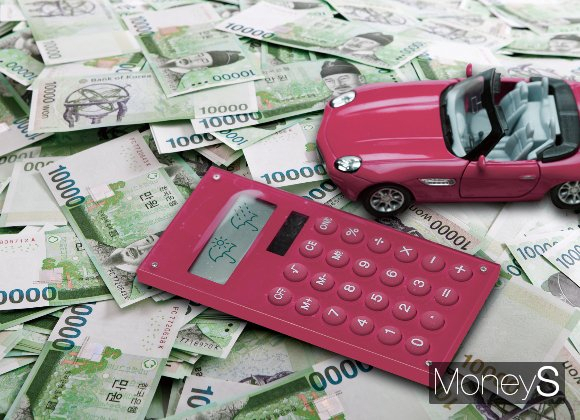 내년 자동차보험료 인하폭이 속속 구체화 할 예정이다./삽화=머니S DB