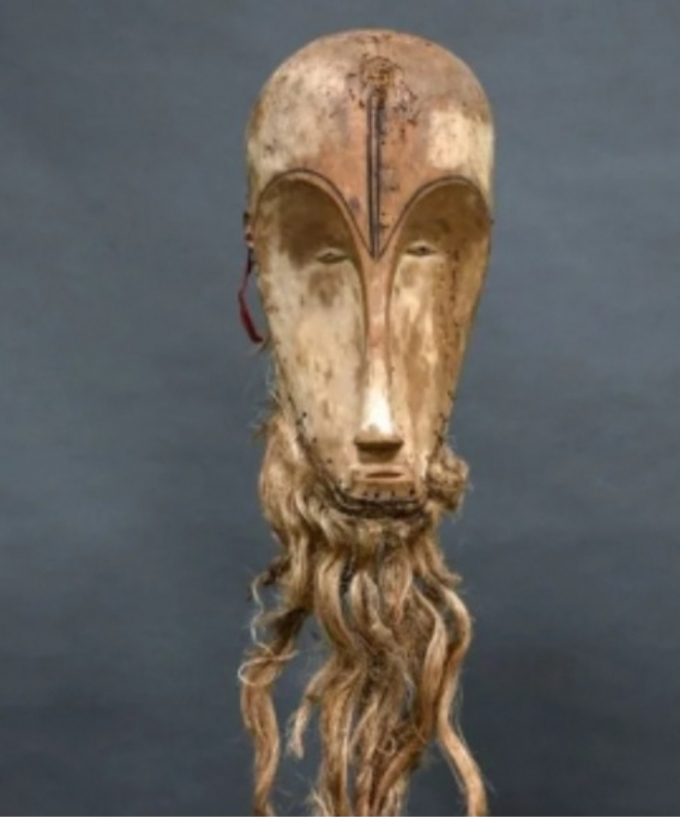 80대 노부부가 고물상에게 헐값에 판 나무가면이 수십억 원의 가치를 지닌 희귀 유물이었다는 사실을 뒤늦게 알고 "사기당했다"며 판매 취소 소송을 냈으나 법원은 이들의 손을 들어주지 않았다. 사진은 해당 나무가면 모습. /사진=사회관계망서비스 캡처