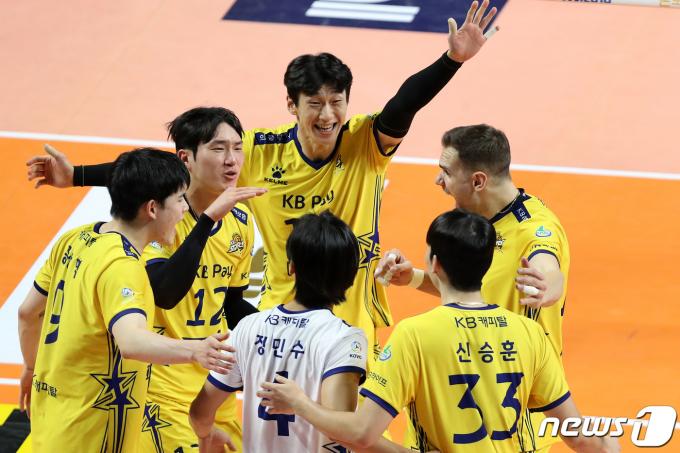 [사진] KB손해보험 '이대로 가자'