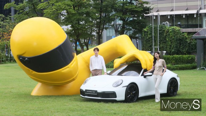 포르쉐911 70주년 기념 예술작품 전시 /사진=임한별 기자